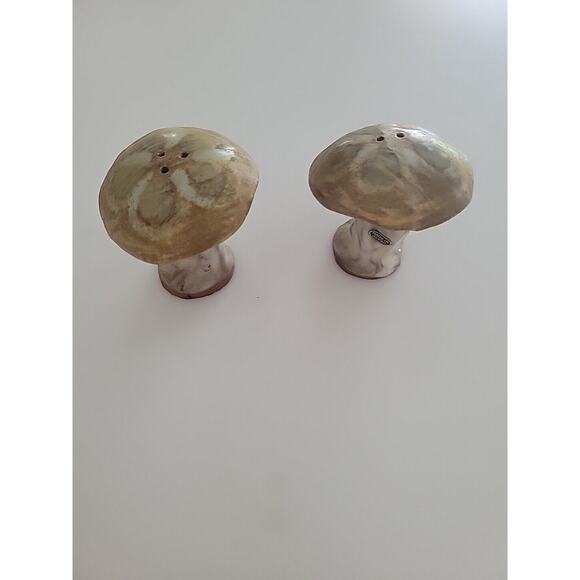 Vintage UCTCI Japan Redware Mushroom Salt & Pepper Shakers 2.5” Kitsch Groovy - Picture 15 of 16